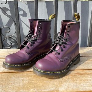 Aubergine Original Dr. Martens Boot